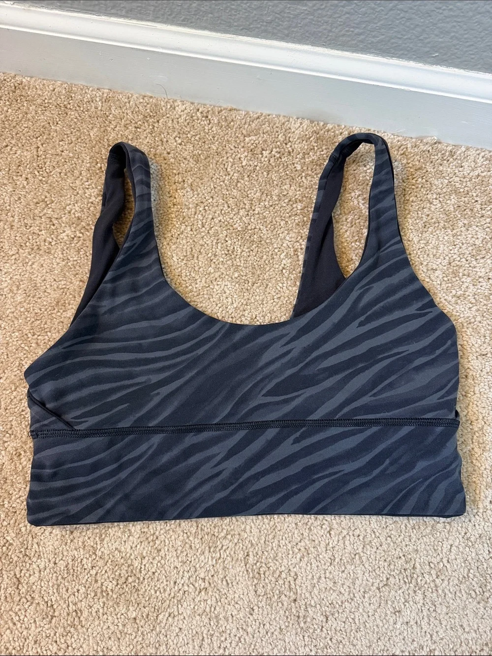 lululemon athletica Black & Charcoal Zebra-Print Sports Bra Reversible Size 8